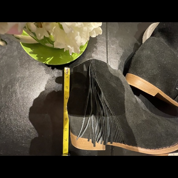 MUDD Black Suede Leather Ankle Boots w/ Fringe - Picture 12 of 12